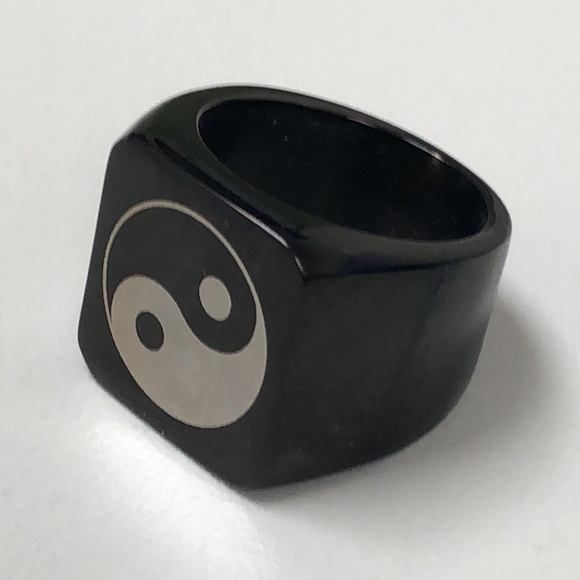17mm black stainless steel yin-yang ring - Picture 2 of 5